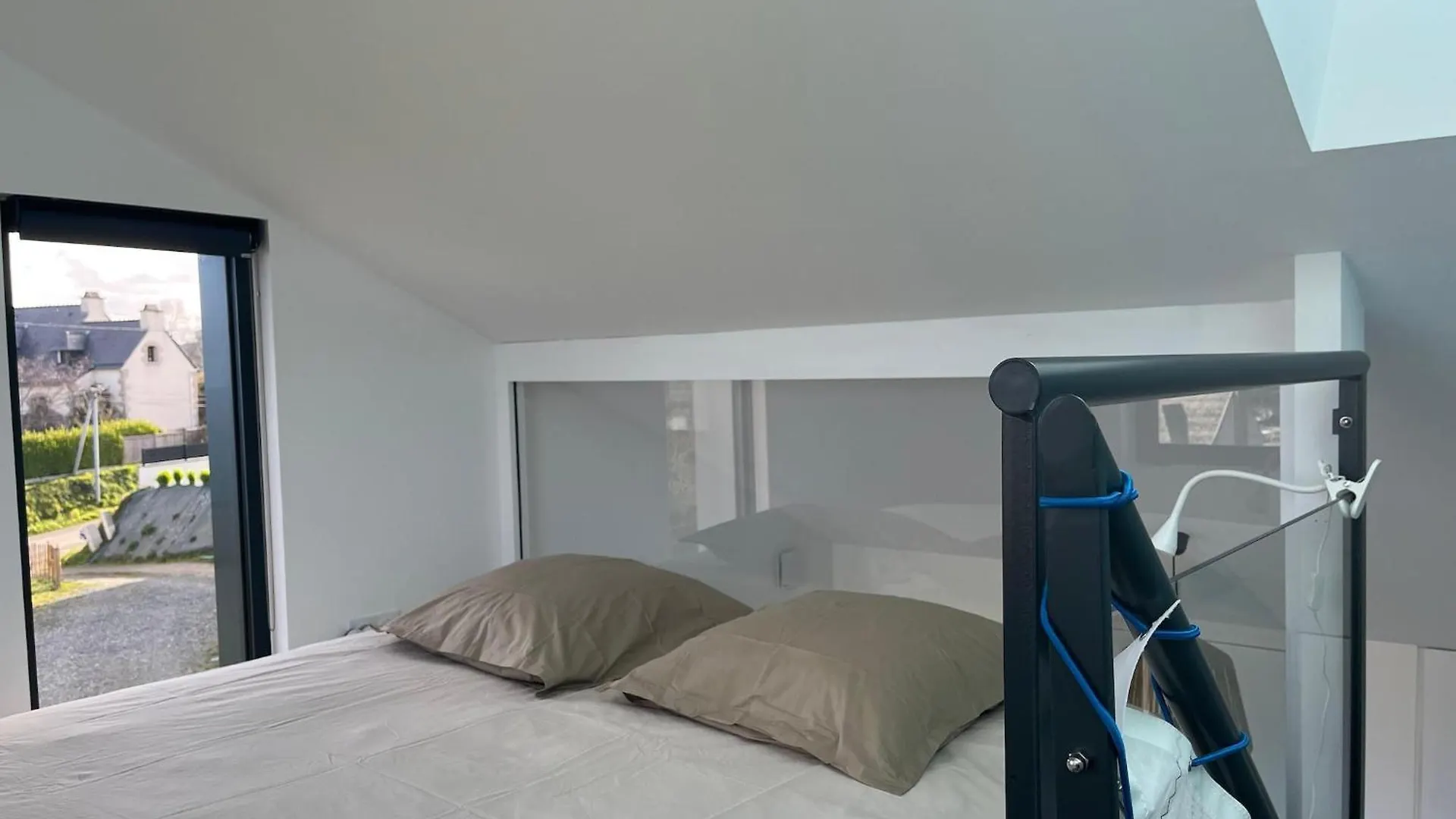Studio With Terrace And Superb Sea View لوكيوريك شقة